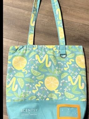 Scentsy Aqua and Yellow Citrus Print Tote